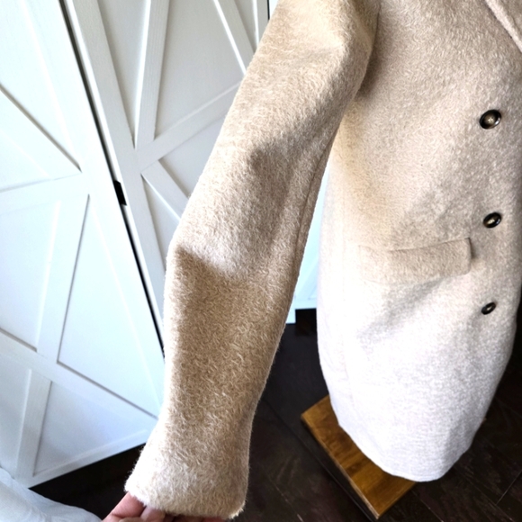 Elegant Double Breasted Cream Jacket - Picture 5 of 11